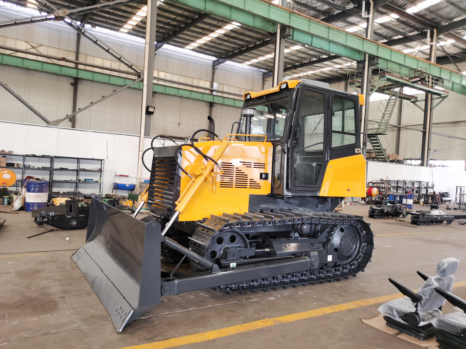 SHANBO SD10 Small Bulldozer / SD10 125HP High-Efficiency Construction Dozer